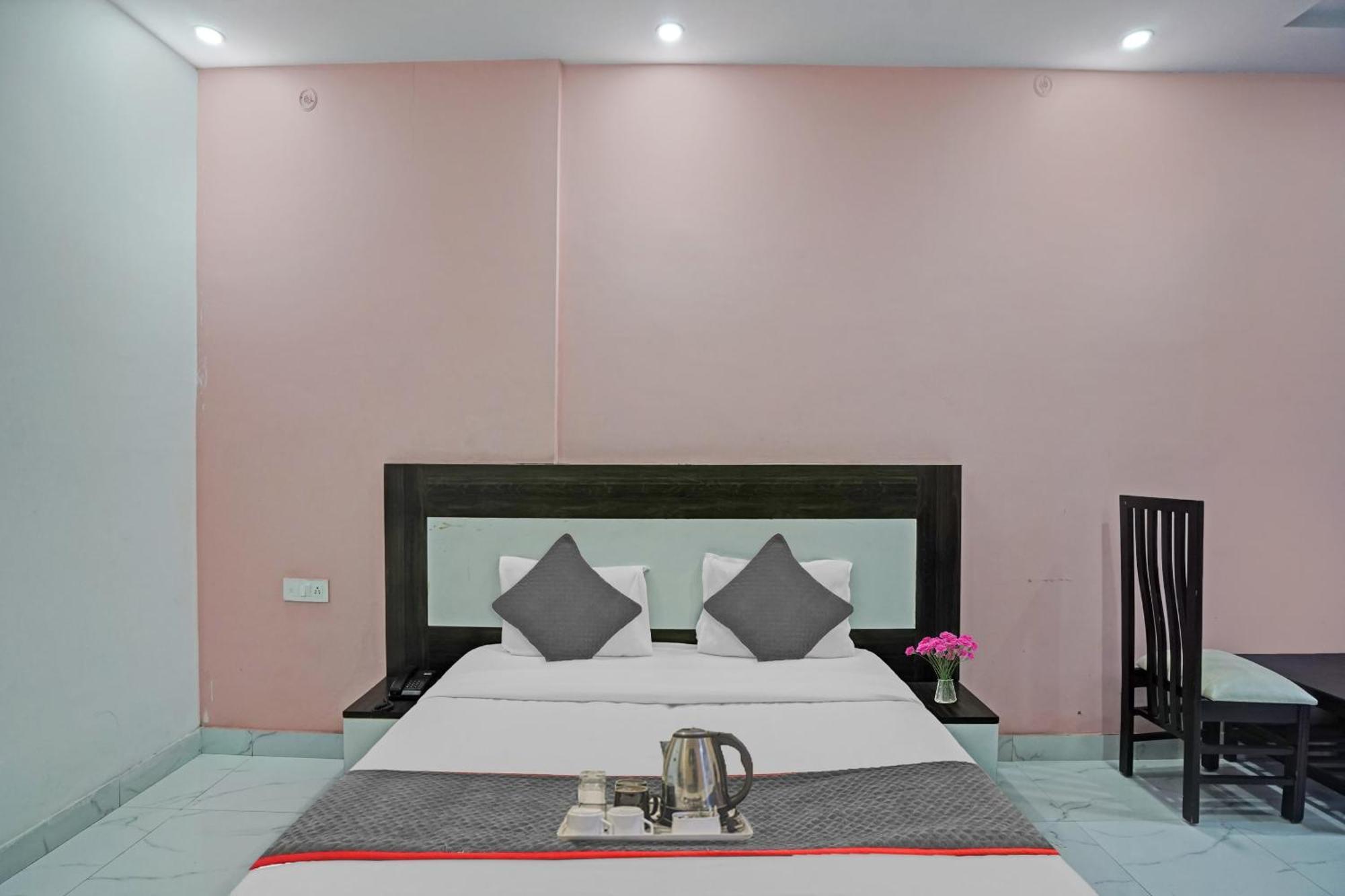 Collection O Rajvanshi Paradise Gurgaon Exterior foto