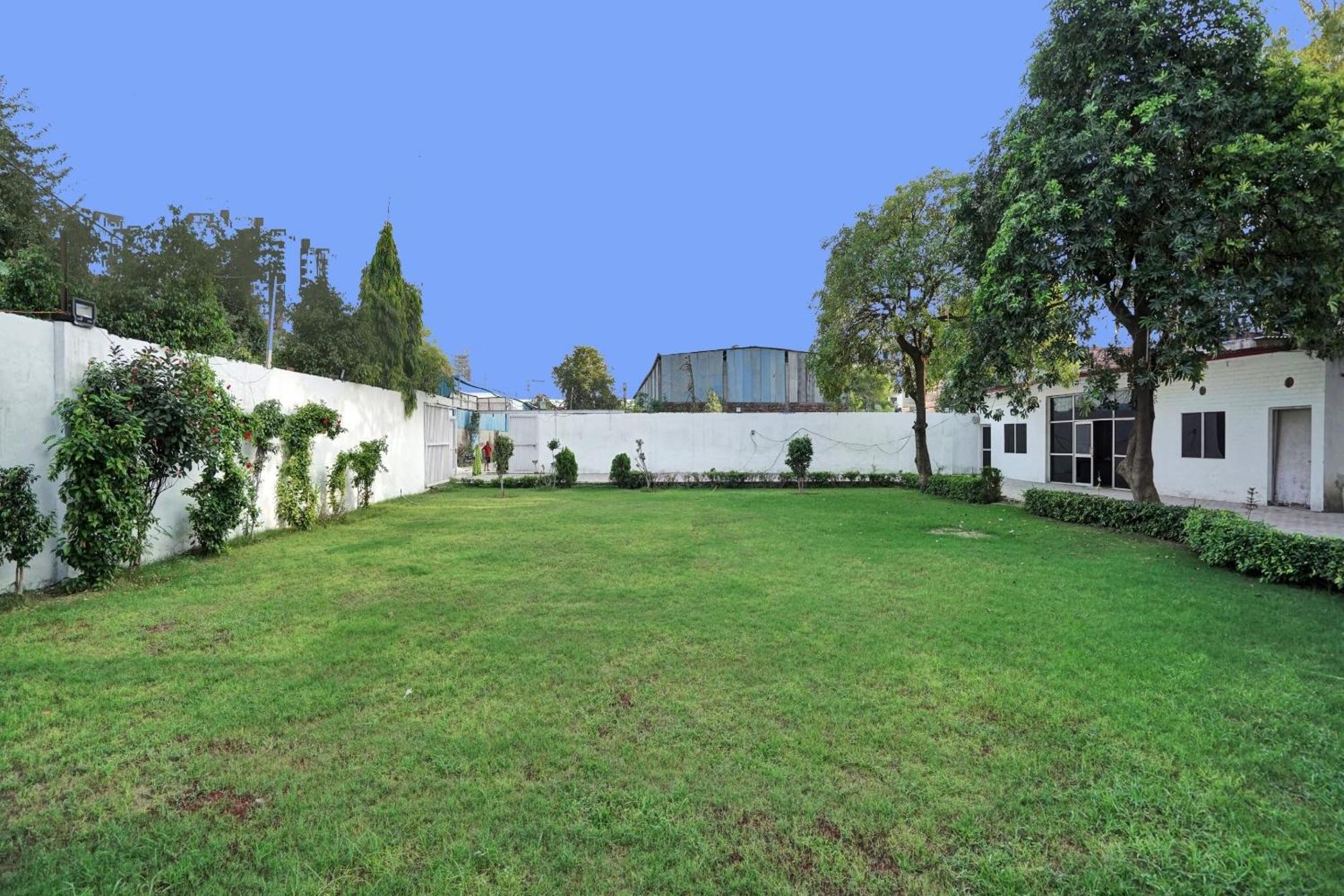 Collection O Rajvanshi Paradise Gurgaon Exterior foto